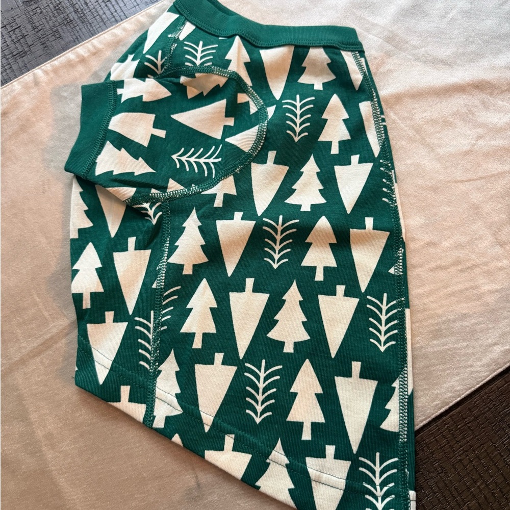 Brand new Hanna Andersson Green and White Tree dog Pajamas- Size M - Picture 2 of 3